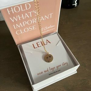 LEILA November Birth Flower Necklace